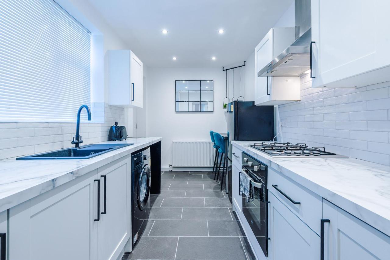 3 Bedroom House Manchester Hosted By Mcr Dens Екстер'єр фото