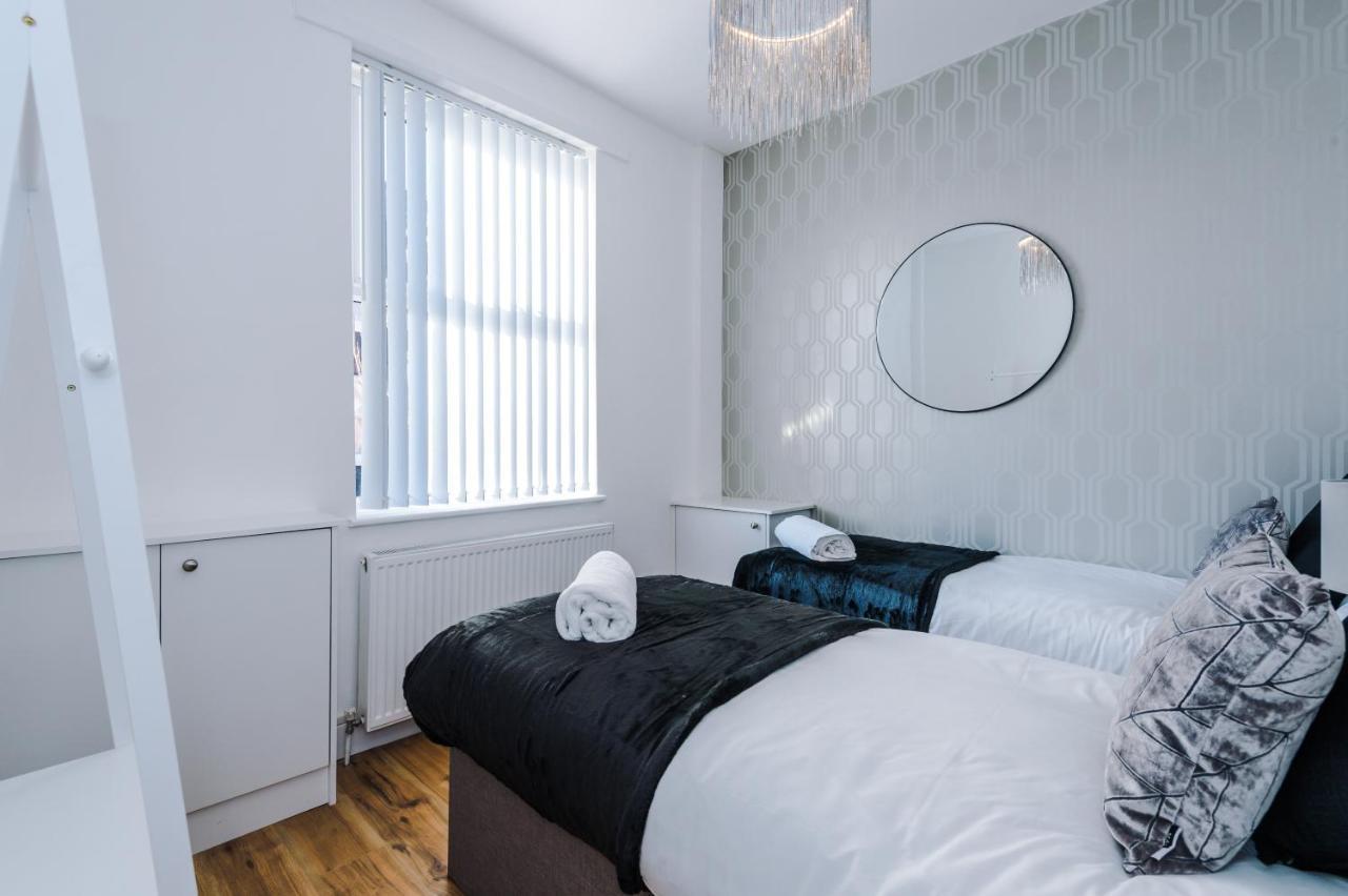 3 Bedroom House Manchester Hosted By Mcr Dens Екстер'єр фото